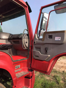 004 Used tractor-CD733169Howo 10-6X4Red