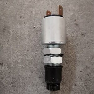 Brake lamp switch（stop lamp switch）